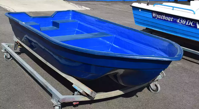 Стеклопластиковая лодка Neman-340 (тримаран) в Петрозаводске