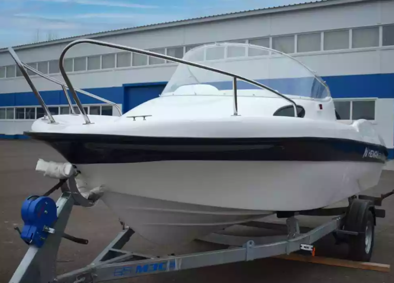 Стеклопластиковый катер Neman-530 с каютой в Петрозаводске