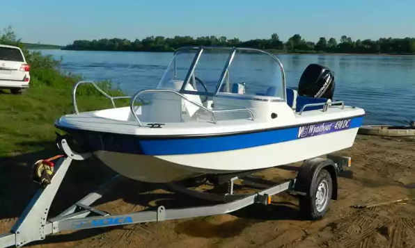 Стеклопластиковый катер Wyatboat-430 DC (тримаран) в Петрозаводске