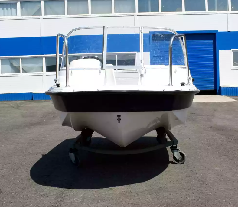 Стеклопластиковый катер Wyatboat-430 DC (тримаран) в Петрозаводске