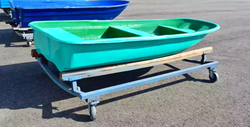 Стеклопластиковая лодка Старт (тримаран) в Петрозаводске