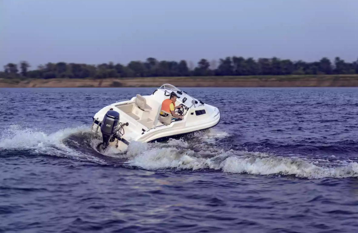 Стеклопластиковый катер Neman-500 в Петрозаводске