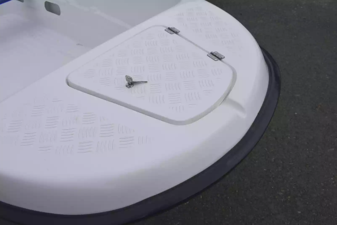 Стеклопластиковая лодка Пингвин New (тримаран) в Петрозаводске