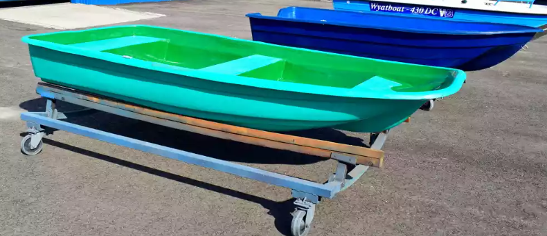 Стеклопластиковая лодка Старт (тримаран) в Петрозаводске