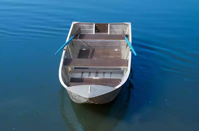 Алюминиевая лодка Вятка-Профи 32 в Петрозаводске