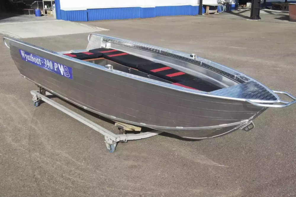 Алюминиевая лодка Wyatboat-390РМ увеличенный борт в Петрозаводске
