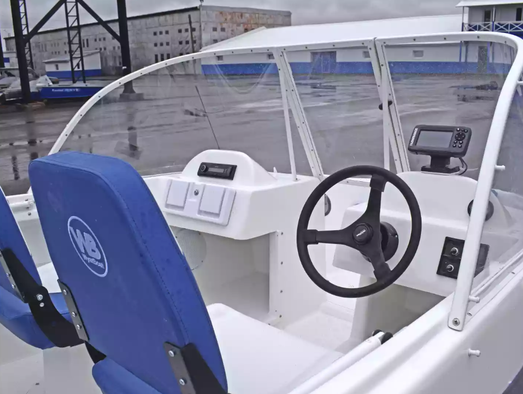 Стеклопластиковый катер Wyatboat-430DCМ (килевая) в Петрозаводске