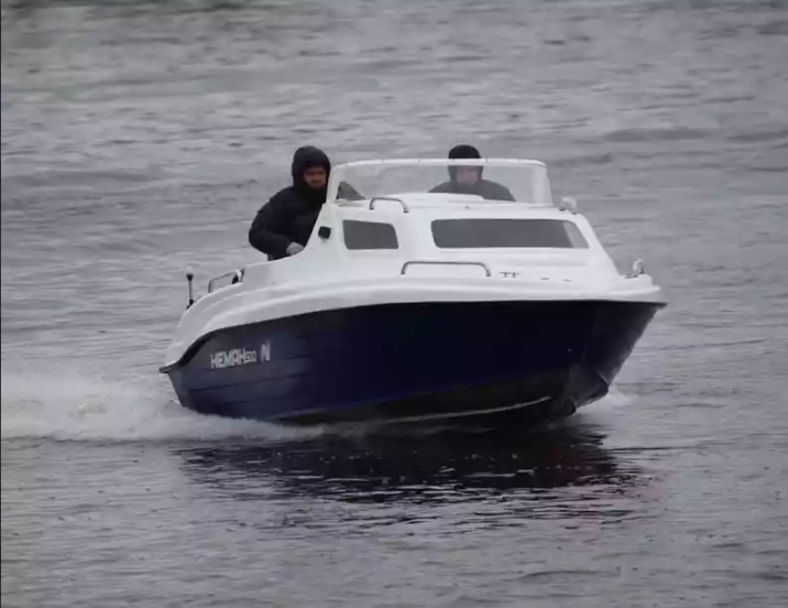 Комбинированный катер Neman-500 с каютой в Петрозаводске