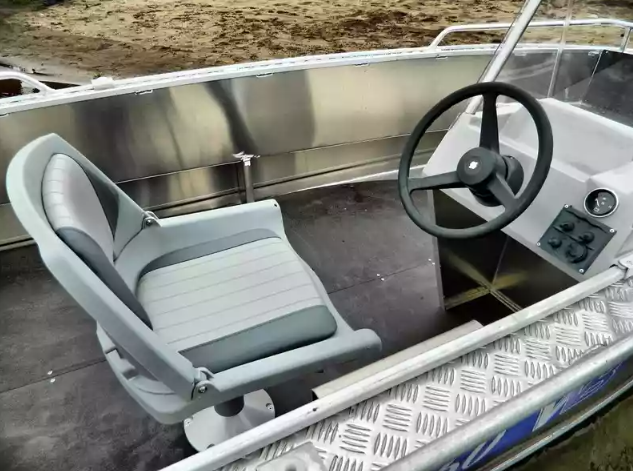 Алюминиевый катер Wyatboat-460 C в Петрозаводске