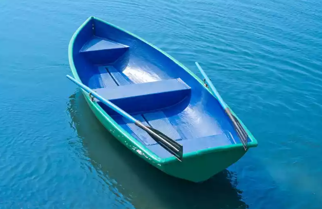 Стеклопластиковая лодка Дельфин в Петрозаводске