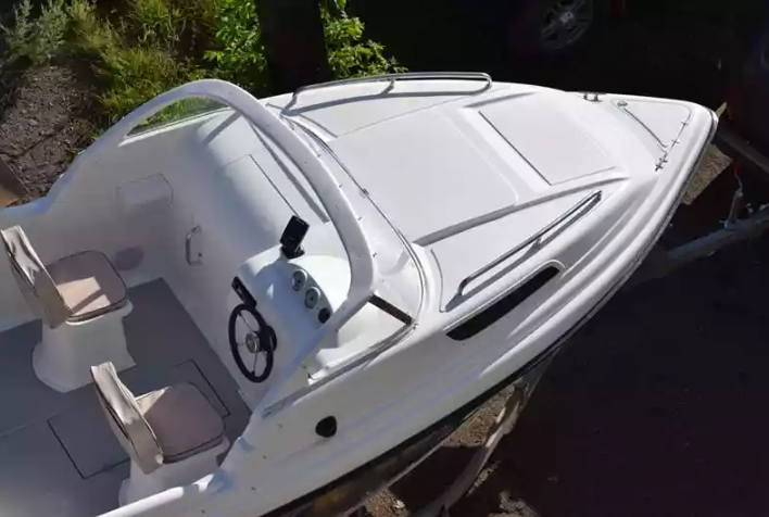 Комбинированный катер Neman-550 с каютой в Петрозаводске