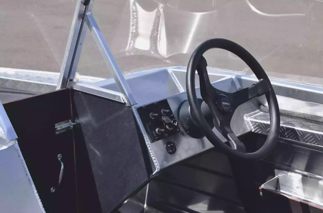 Алюминиевая лодка Wyatboat-390 DCM в Петрозаводске