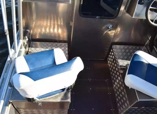 Алюминиевый катер Неман 550 с каютой в Петрозаводске