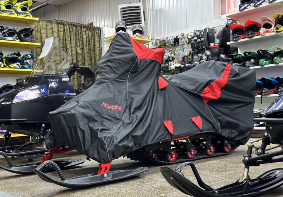 Чехол транспорт. снегохода IKUDZO HUNTER черно-красный Оксфорд ПРЕМИУМ качества с лого IKUDZO в Петрозаводске