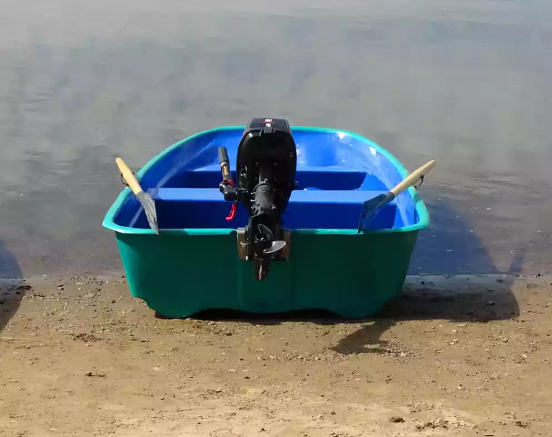 Стеклопластиковая лодка Старт (тримаран) в Петрозаводске