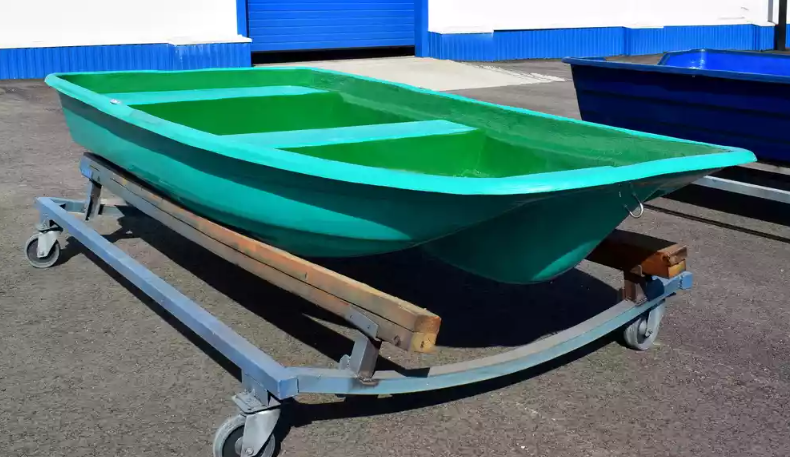 Стеклопластиковая лодка Старт (тримаран) в Петрозаводске