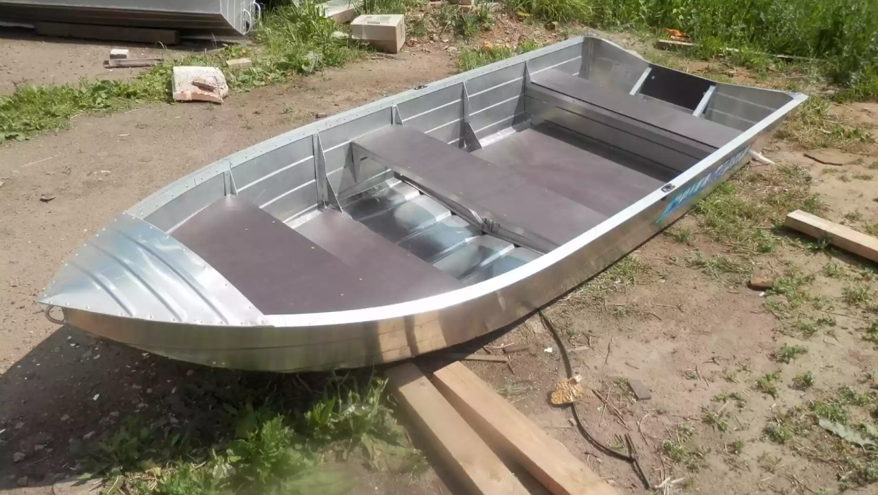 Алюминиевая лодка Вятка-Профи 32 в Петрозаводске