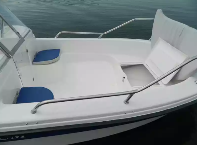 Стеклопластиковый катер Wyatboat-430 DCM (тримаран) в Петрозаводске