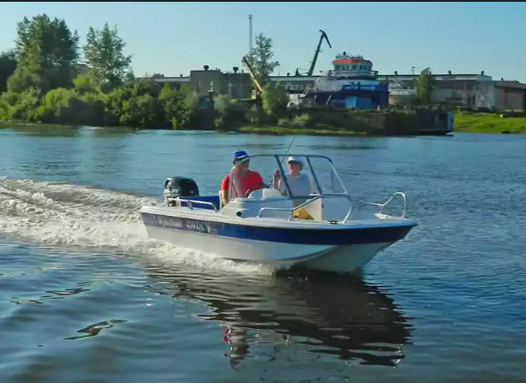 Стеклопластиковый катер Wyatboat-430 DC (тримаран) в Петрозаводске