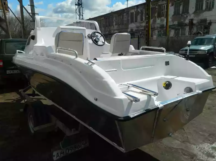 Комбинированный катер Neman-500 с каютой в Петрозаводске