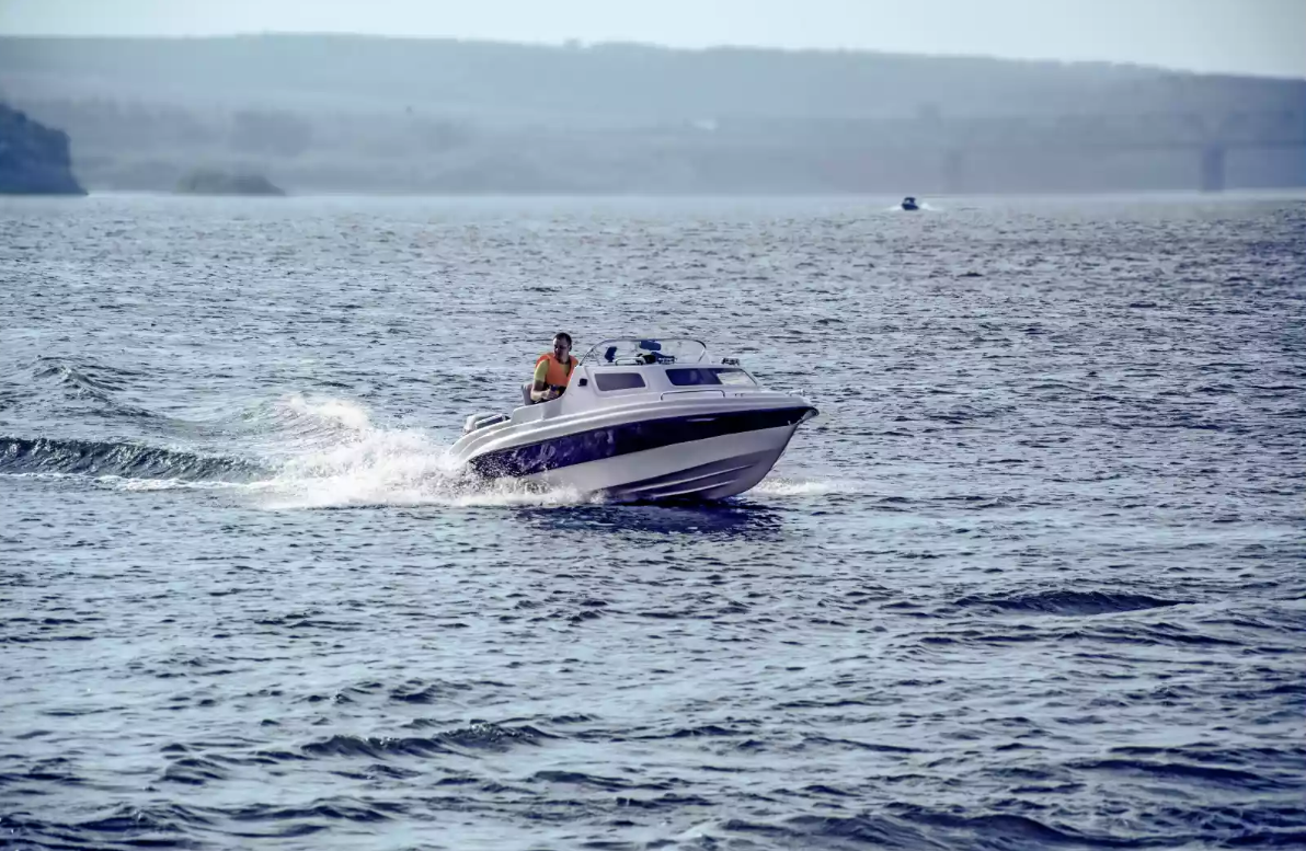 Стеклопластиковый катер Neman-500 в Петрозаводске