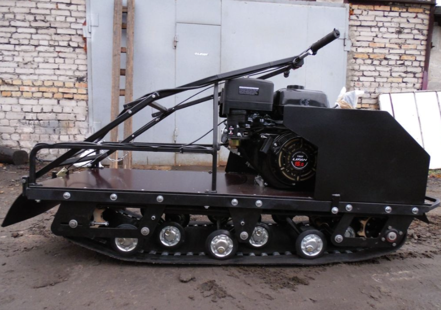 Мотобуксировщик AhtaR Зима 15 л/с с вариатором в Петрозаводске