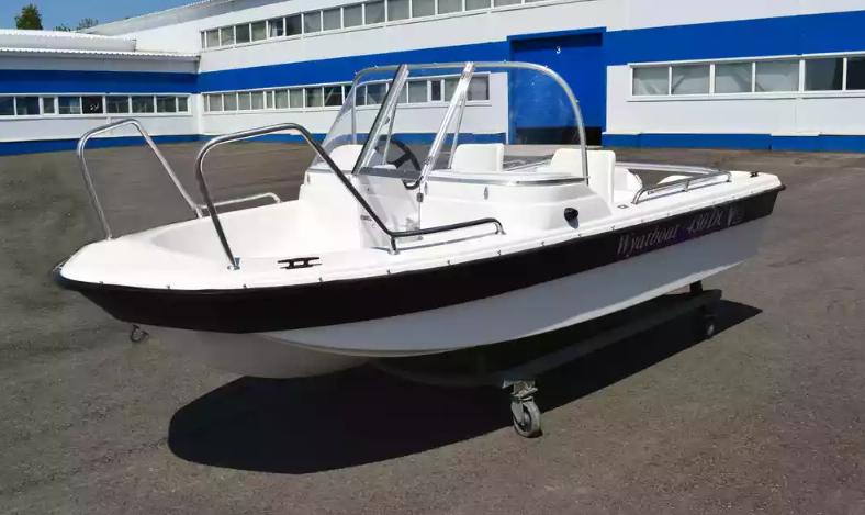 Стеклопластиковый катер Wyatboat-430 DC (тримаран) в Петрозаводске