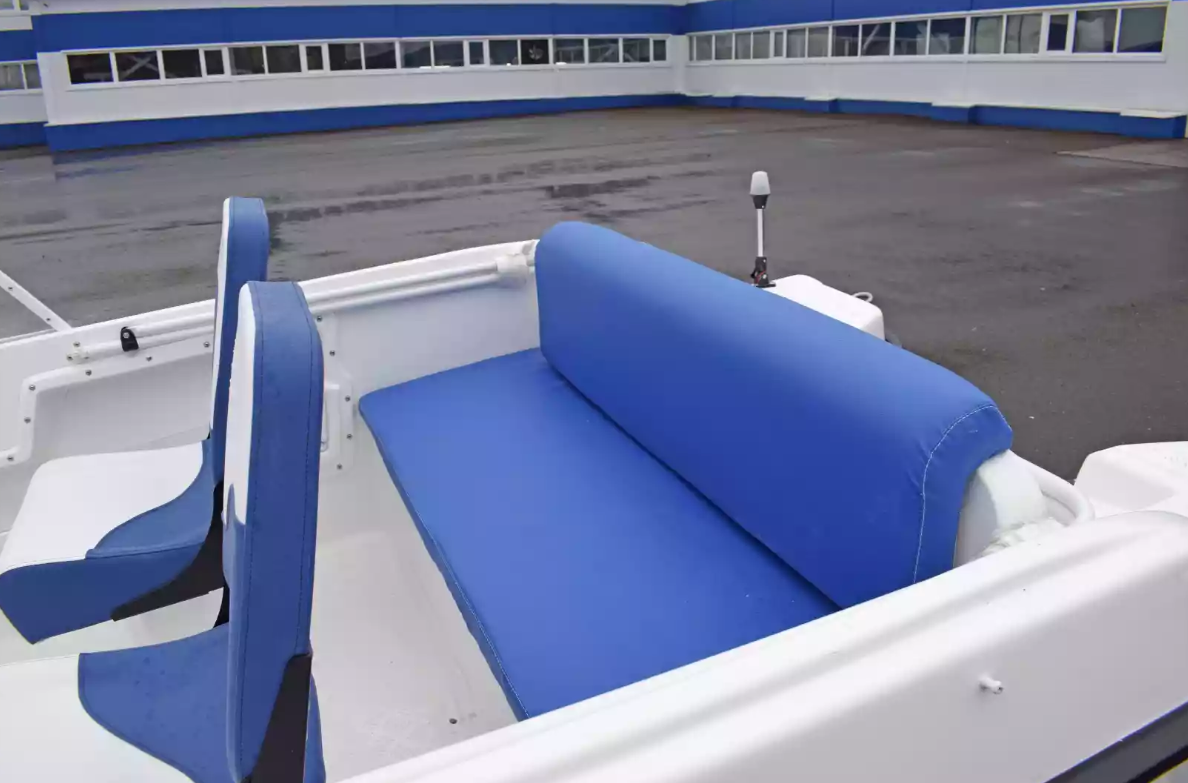 Стеклопластиковый катер Wyatboat-430DCМ (килевая) в Петрозаводске