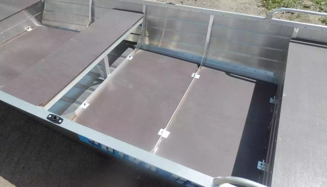 Алюминиевая лодка Вятка-Профи 32 в Петрозаводске