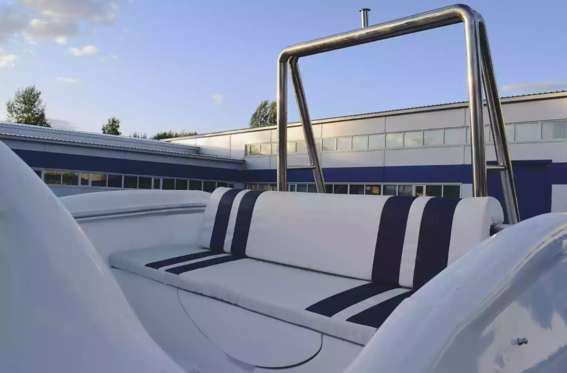 Комбинированный катер Neman-530 с каютой в Петрозаводске