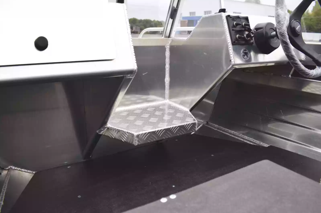 Алюминиевая лодка  Neman-400 PRO в Петрозаводске