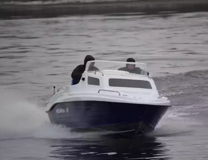 Комбинированный катер Neman-500 с каютой в Петрозаводске