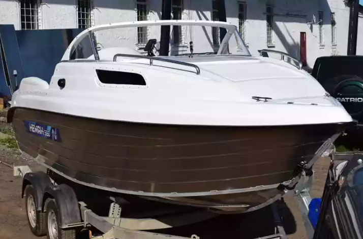 Комбинированный катер Neman-550 с каютой в Петрозаводске