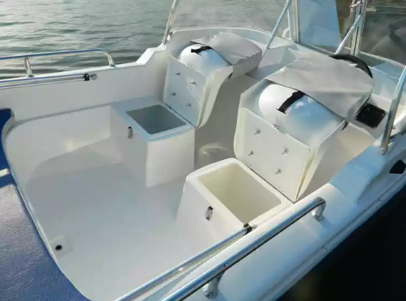 Стеклопластиковый катер Wyatboat-430 M (тримаран) в Петрозаводске