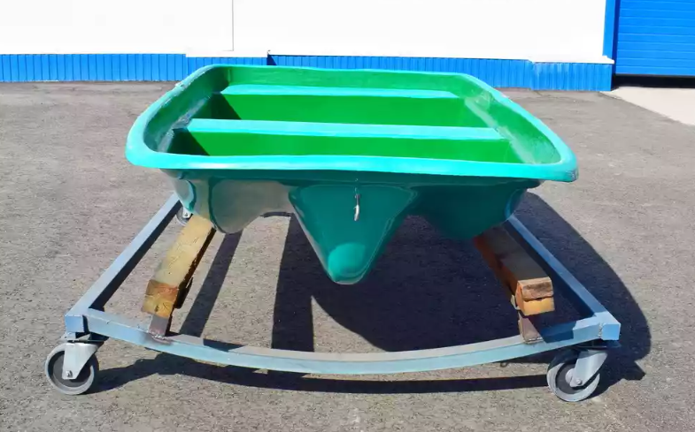 Стеклопластиковая лодка Старт (тримаран) в Петрозаводске