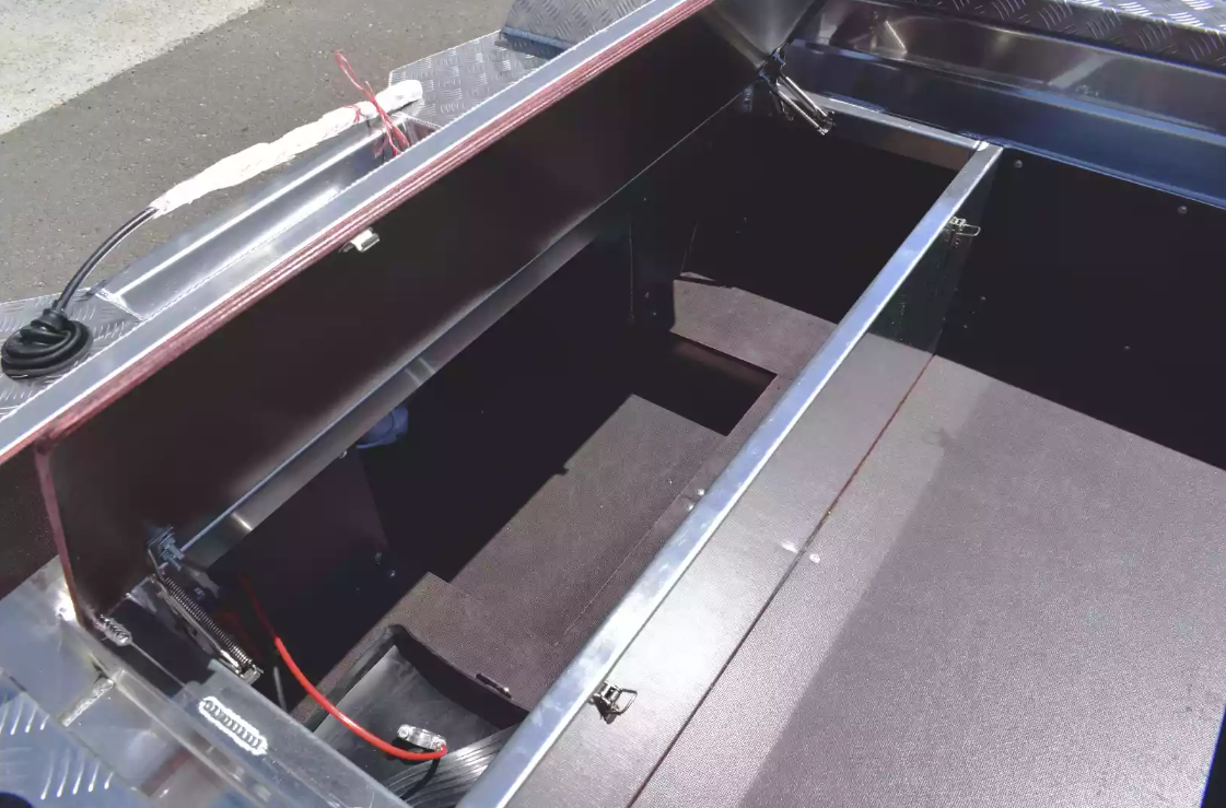 Алюминиевая лодка Wyatboat-390 DCM в Петрозаводске