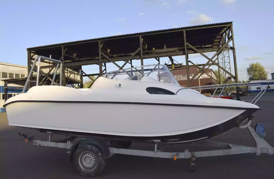 Комбинированный катер Neman-530 с каютой в Петрозаводске