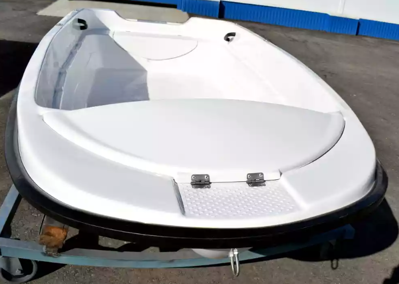 Стеклопластиковая лодка Пингвин (тримаран) в Петрозаводске