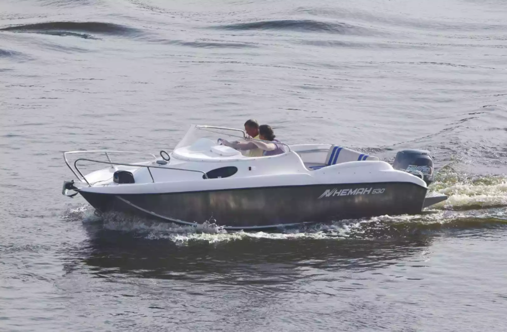 Комбинированный катер Neman-530 с каютой в Петрозаводске