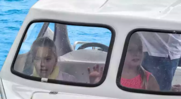 Стеклопластиковый катер Wyatboat-3 П (полурубка) в Петрозаводске