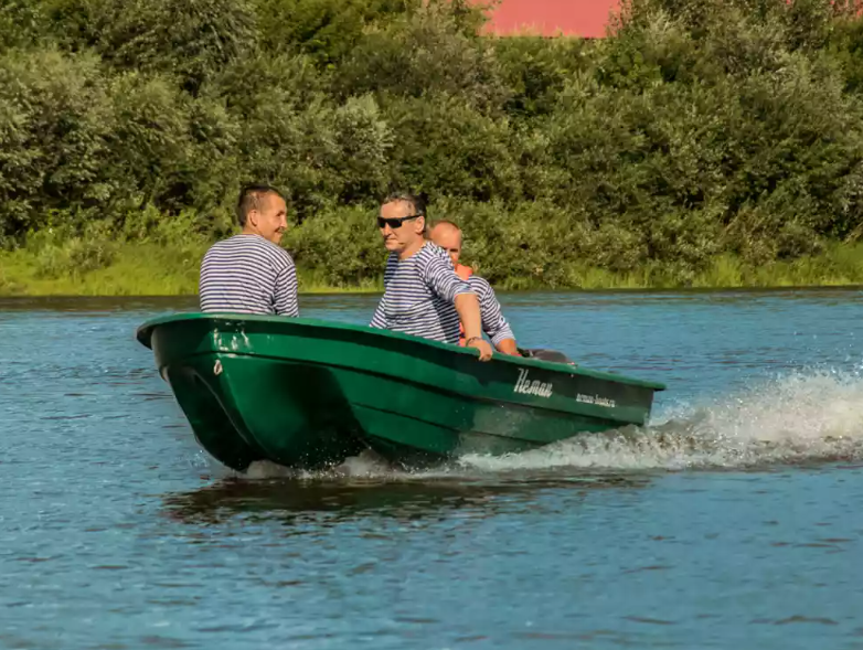 Стеклопластиковая лодка Neman-340 (тримаран) в Петрозаводске