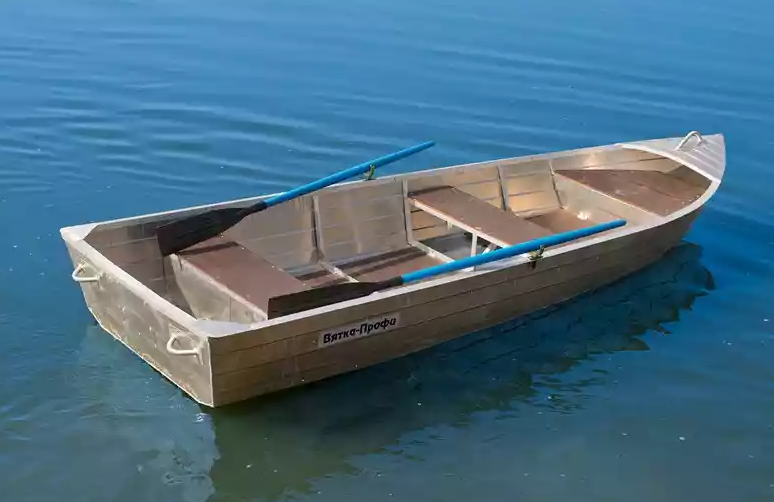 Алюминиевая лодка Вятка-Профи 32 в Петрозаводске