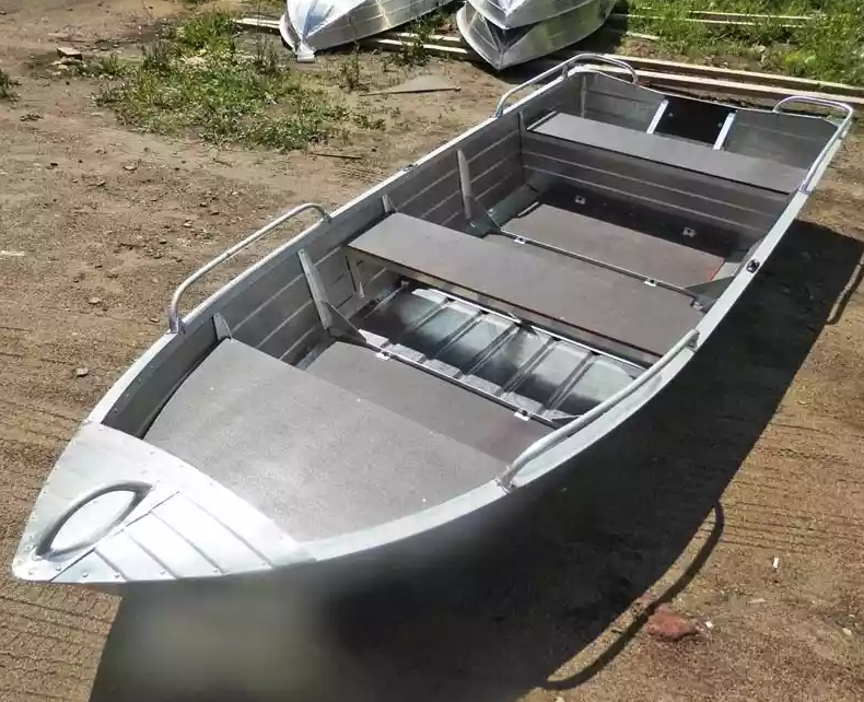 Алюминиевая лодка Вятка-Профи 37 в Петрозаводске