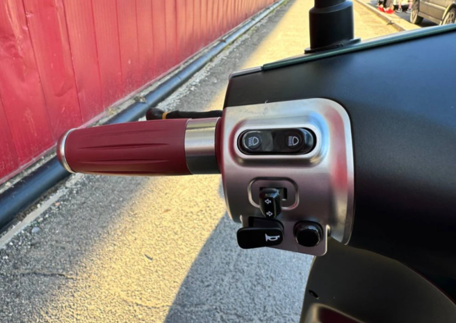 Скутер PROMAX Miami 240 (49) в Петрозаводске