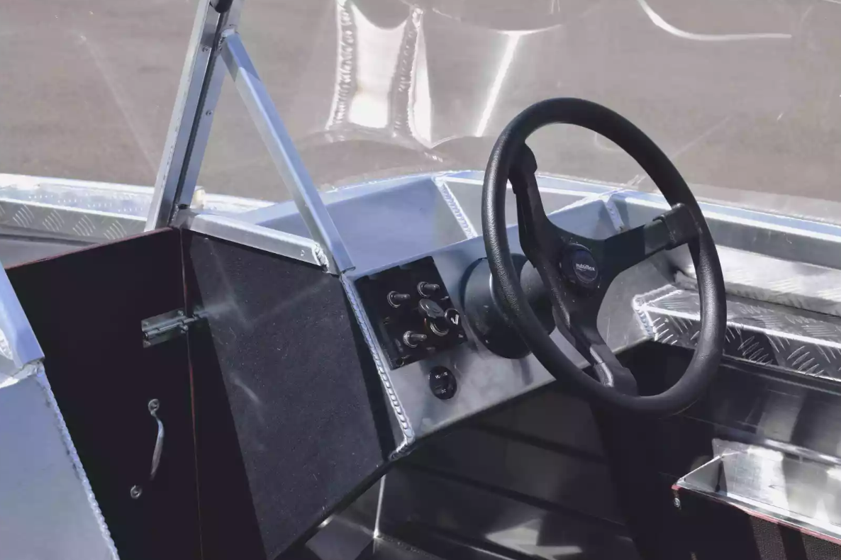 Алюминиевый катер Wyatboat-390 DCM в Петрозаводске