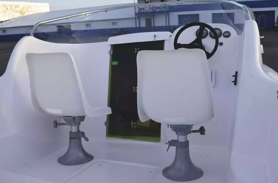 Комбинированный катер Neman-530 с каютой в Петрозаводске