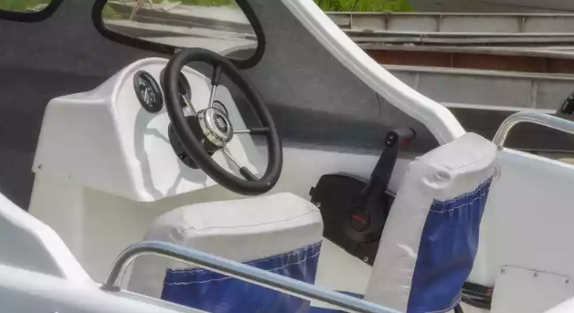 Стеклопластиковый катер Wyatboat-3 П (полурубка) в Петрозаводске