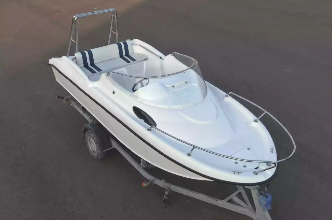 Комбинированный катер Neman-530 с каютой в Петрозаводске