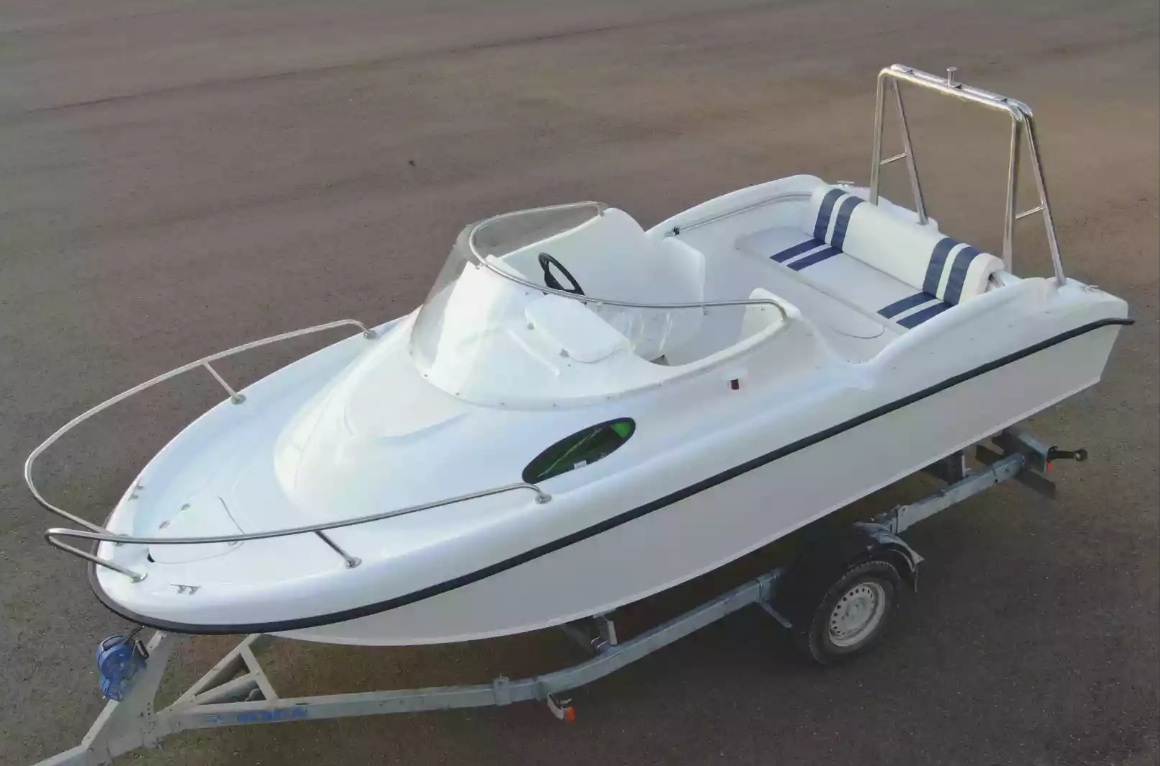 Комбинированный катер Neman-530 с каютой в Петрозаводске