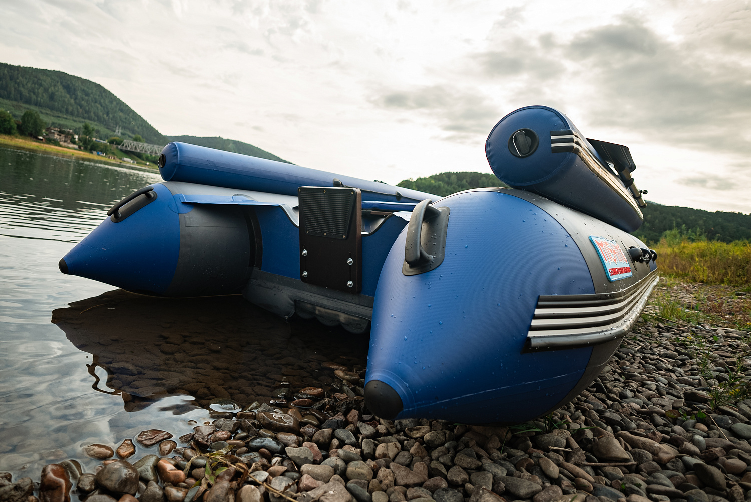 Лодка MISHIMO RIVER FJET PRO 430  под водомет в Петрозаводске